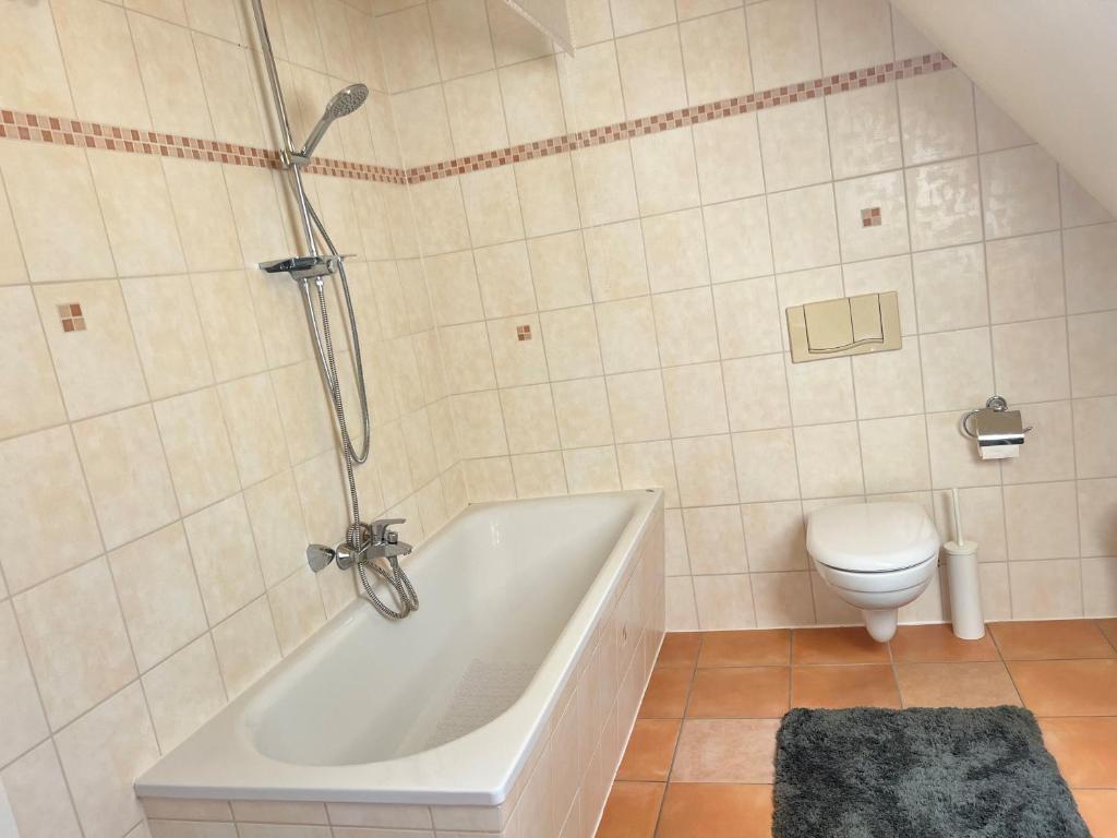 Bad mit Badewanne
